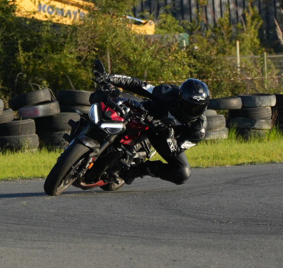 Rider B